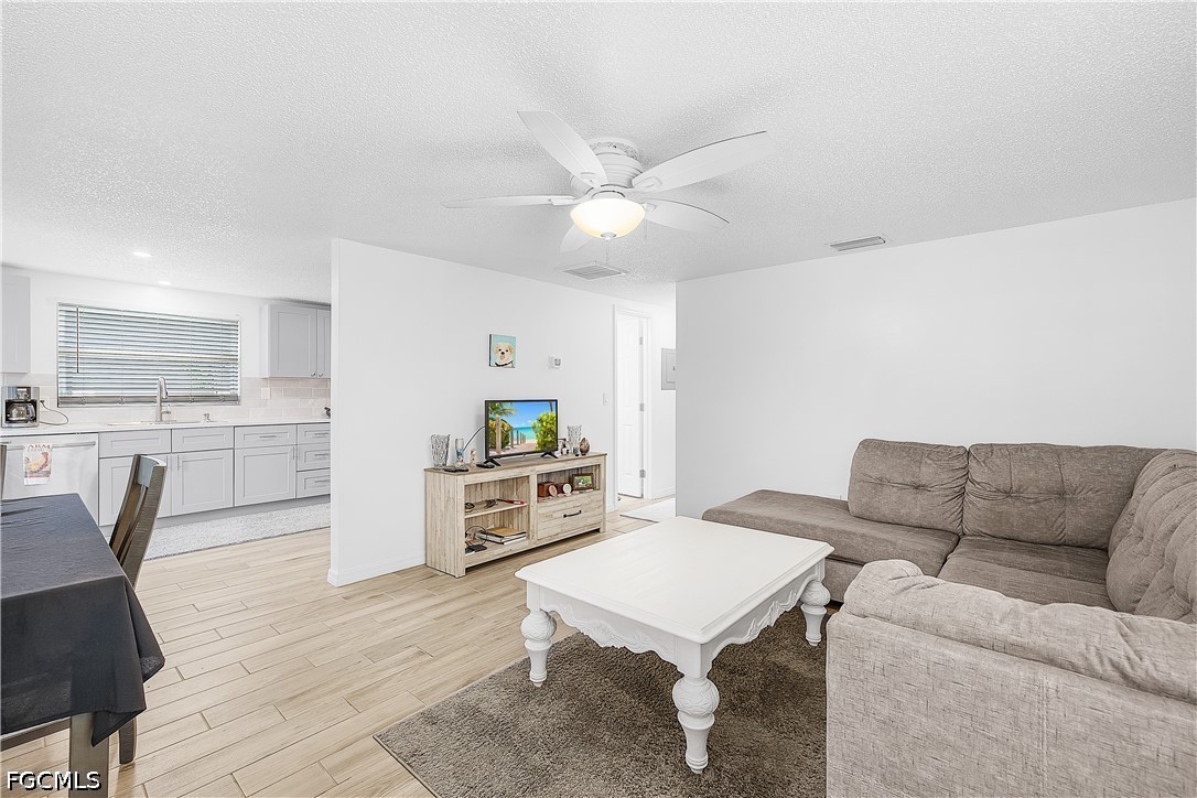 7257 Victory Rd Property Photo 15