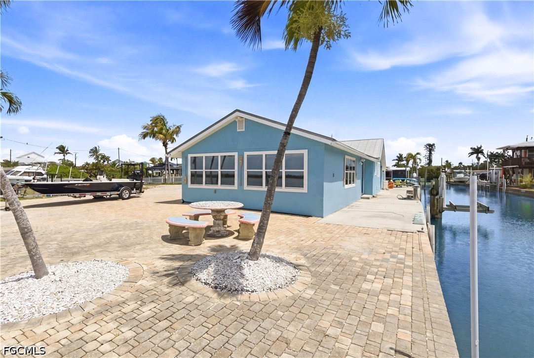 2669 Coco Plum Dr Property Photo 3