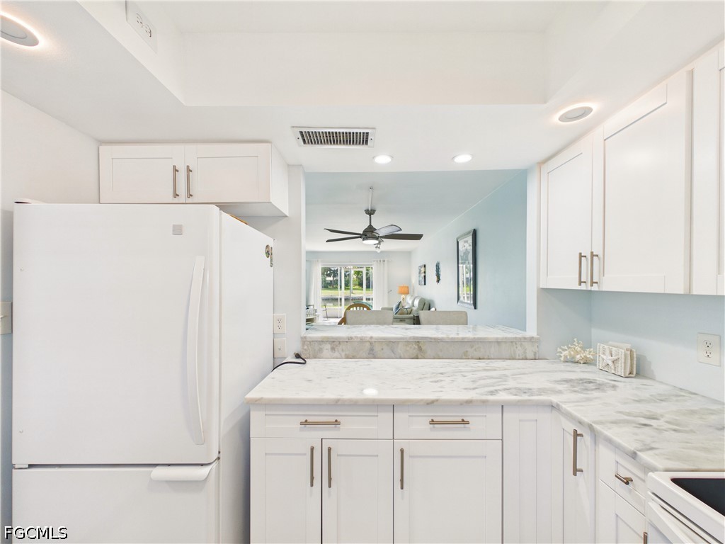 300 Valley Stream Dr 3d Property Photo 11