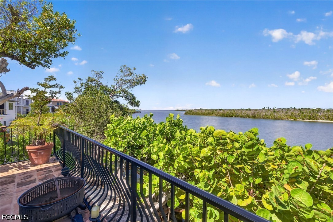 17201 Captiva Dr Property Photo 14