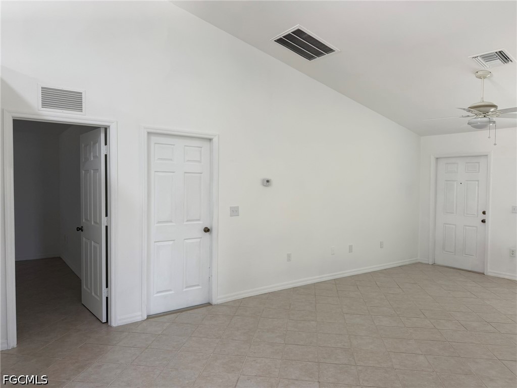 1424 Ne 13th Pl Property Photo 8