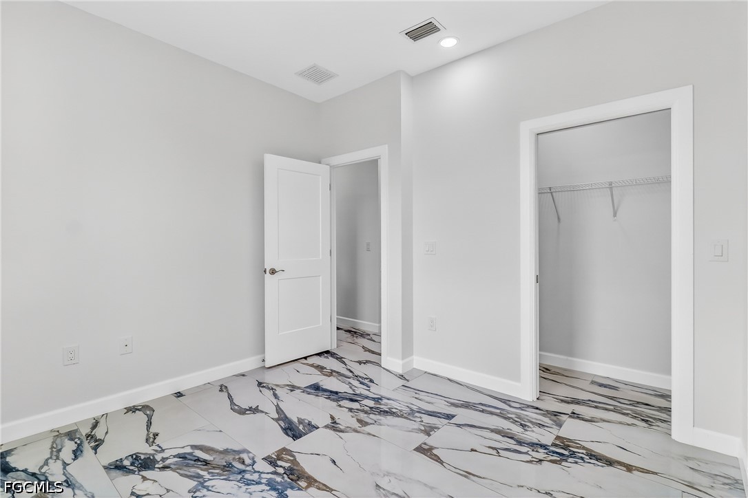 434 Rathburn St Property Photo 18