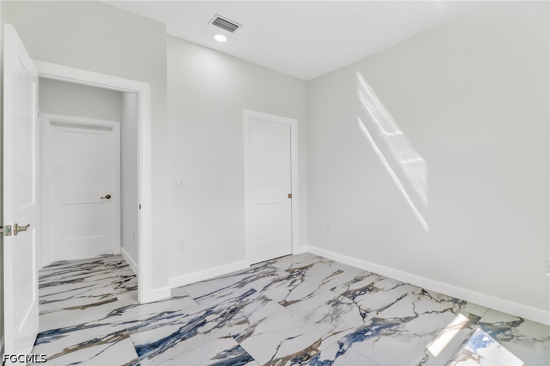 434 Rathburn St Property Photo 19
