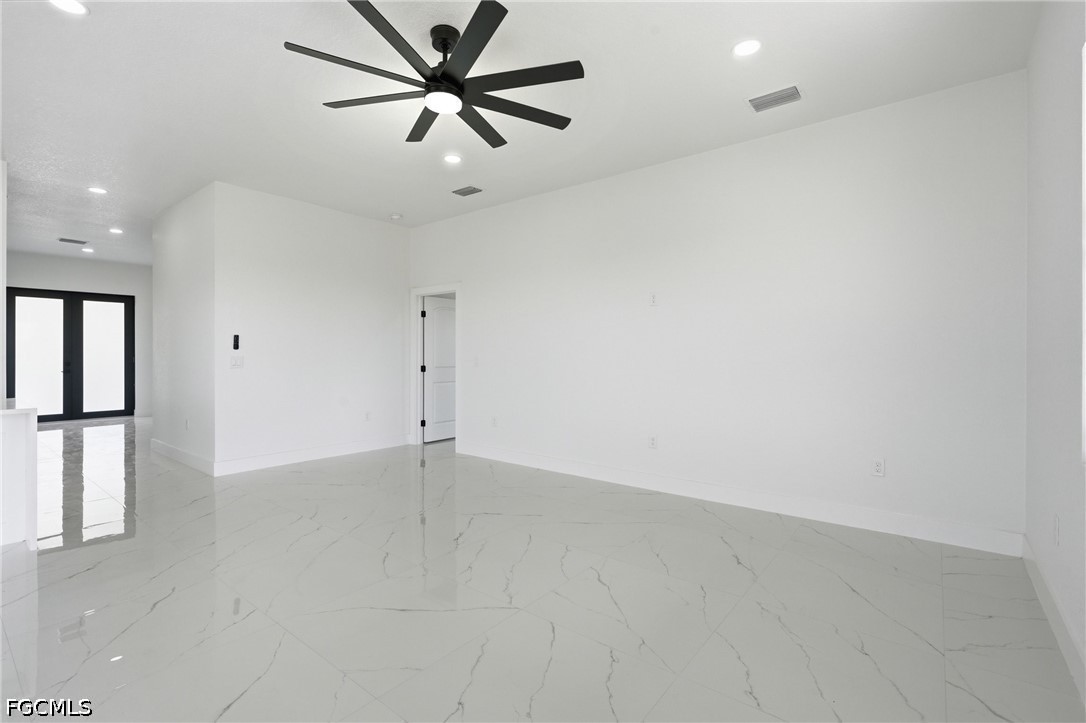 9014 Lawn Ct Property Photo 9
