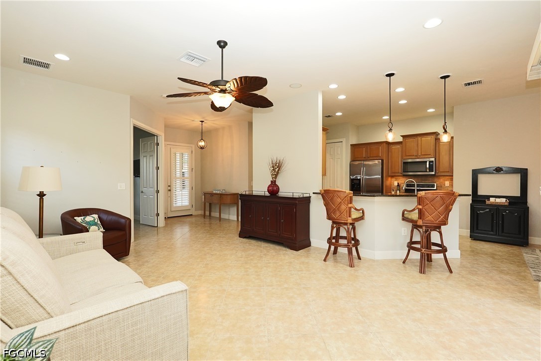 11265 Suffield St Property Photo 6