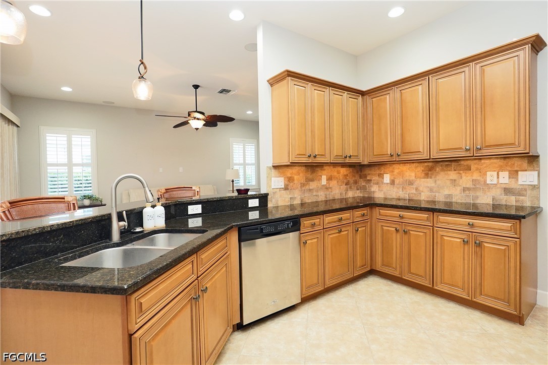 11265 Suffield St Property Photo 11