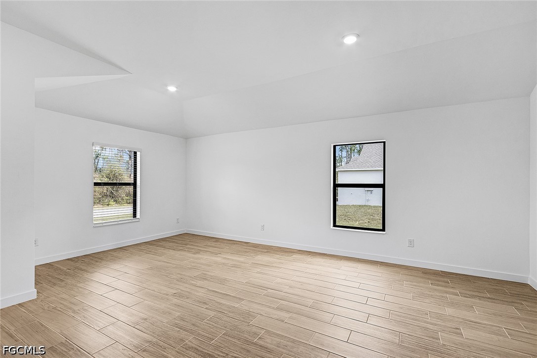 735 La Plata Ave Property Photo 5