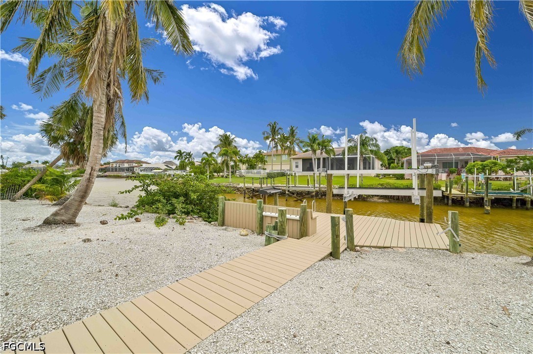 17611 Boat Club Dr Property Photo 3