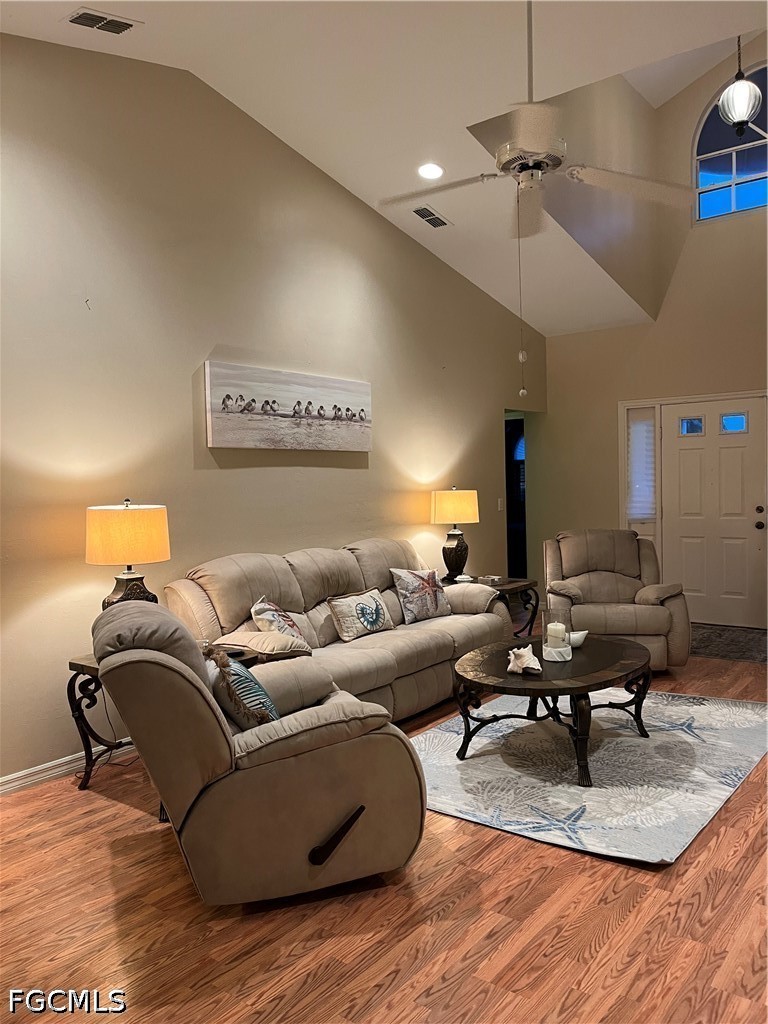 3289 Clubview Dr Property Photo 4