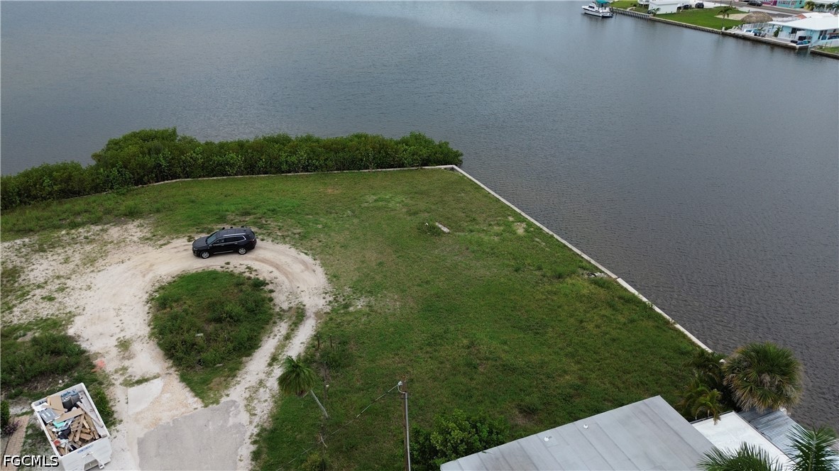 2638 Second St Property Photo 5