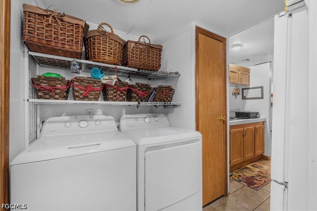 1537 Jerdik Dr Property Photo 16