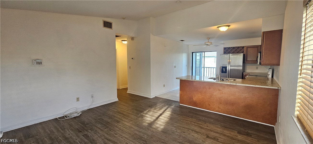 4904 Vincennes Ct 209 Property Photo 3