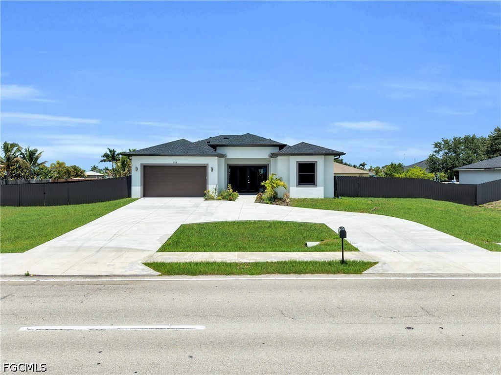 914 Chiquita Blvd N Property Photo 5