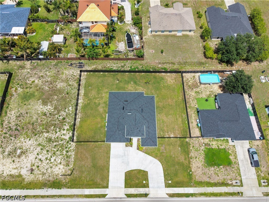 914 Chiquita Blvd N Property Photo 7