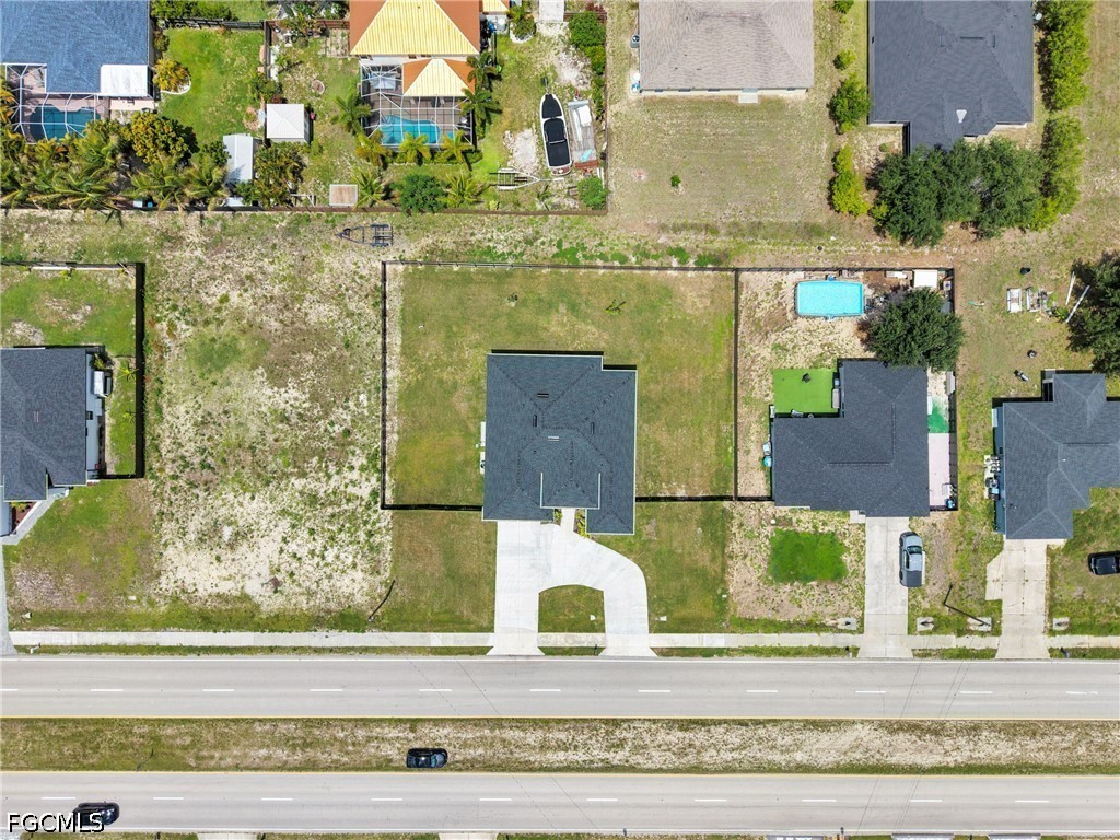 914 Chiquita Blvd N Property Photo 8