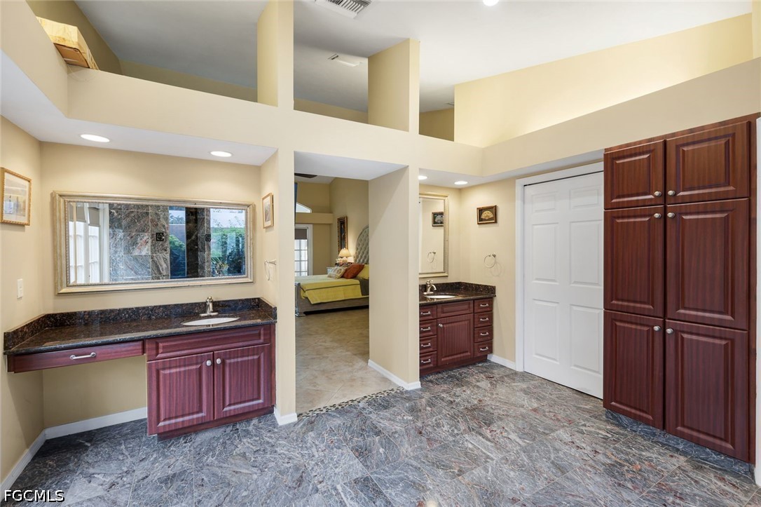 16861 Fox Den Property Photo 26