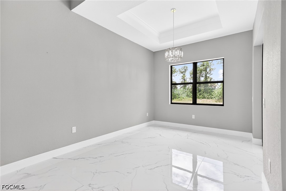 1114 Bari St E Property Photo 32
