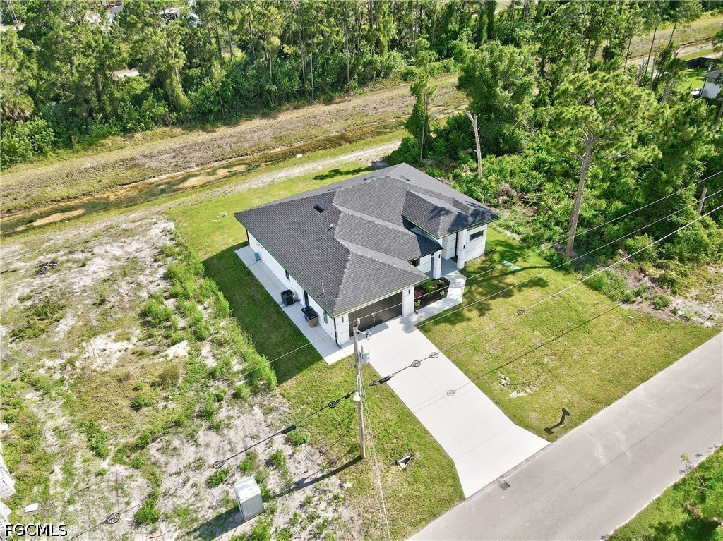 1114 Bari St E Property Photo 42