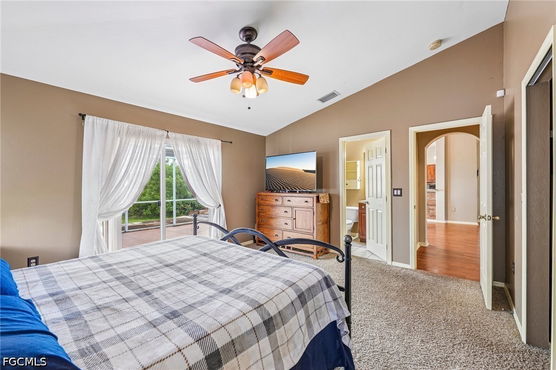 437 Raymer St Property Photo 16