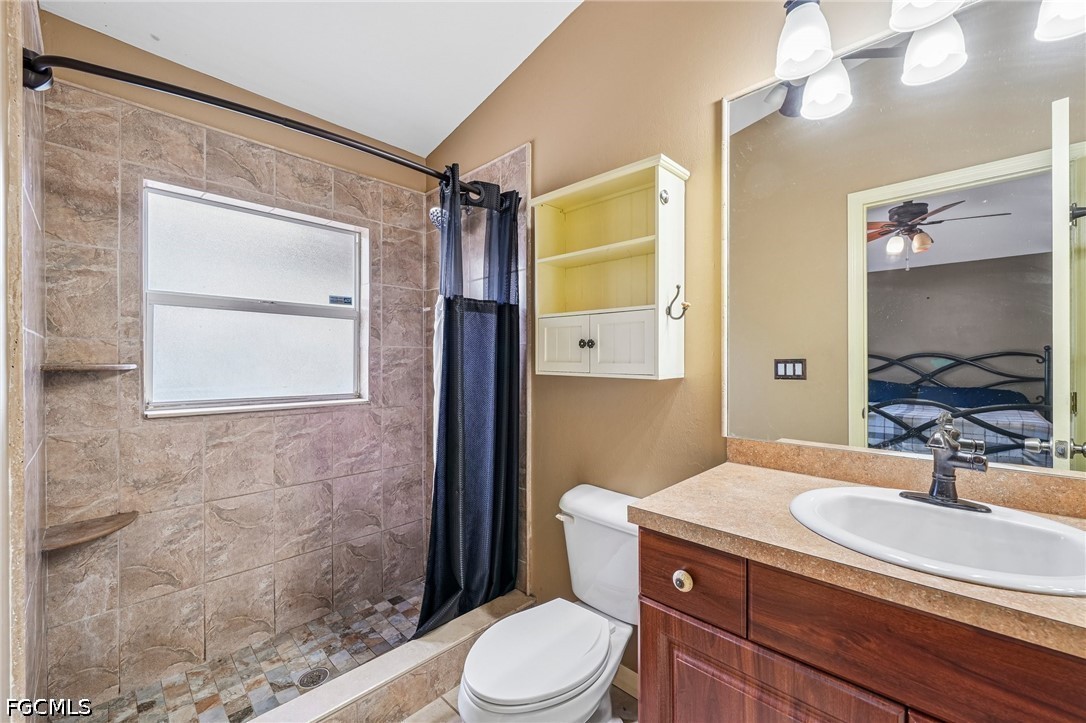 437 Raymer St Property Photo 17