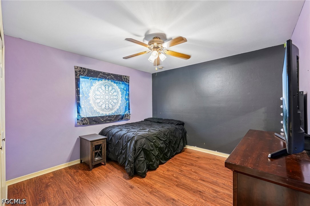 437 Raymer St Property Photo 18