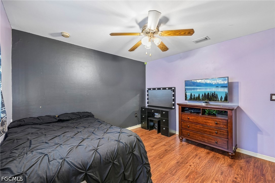 437 Raymer St Property Photo 19