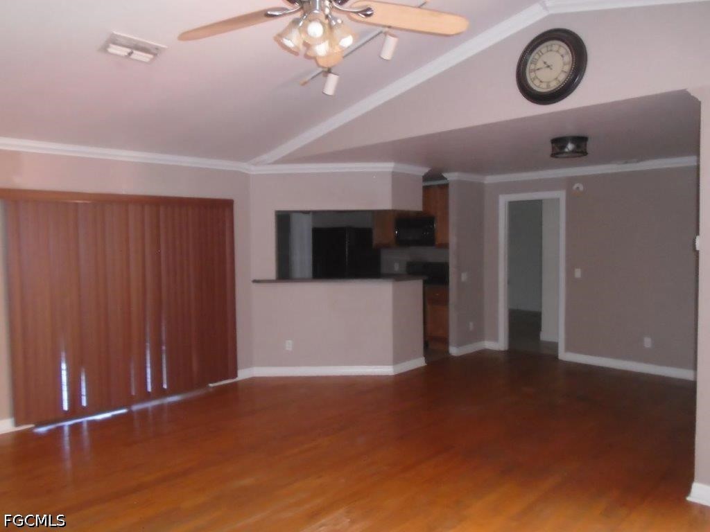 3310 9th St W Property Photo 3
