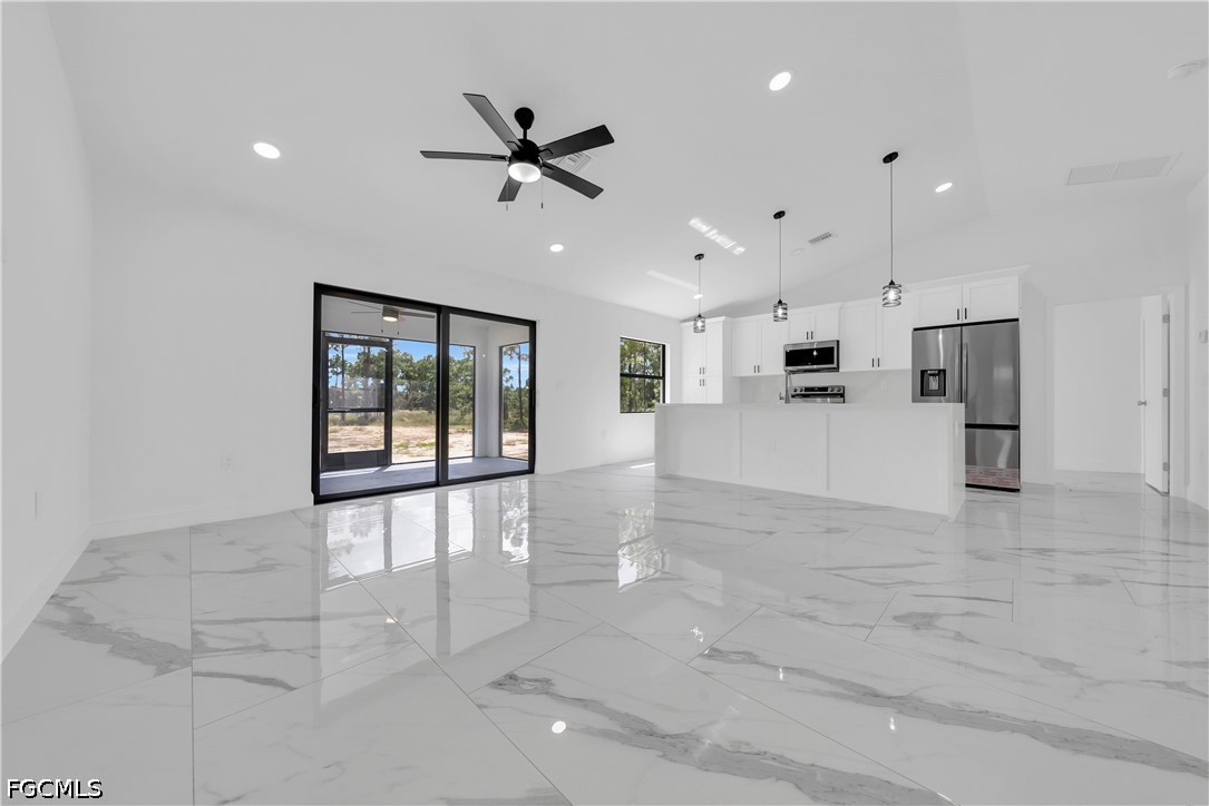 7573 19th Ter Property Photo 2