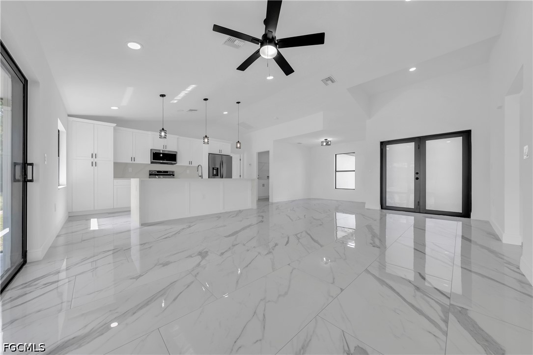 7573 19th Ter Property Photo 3