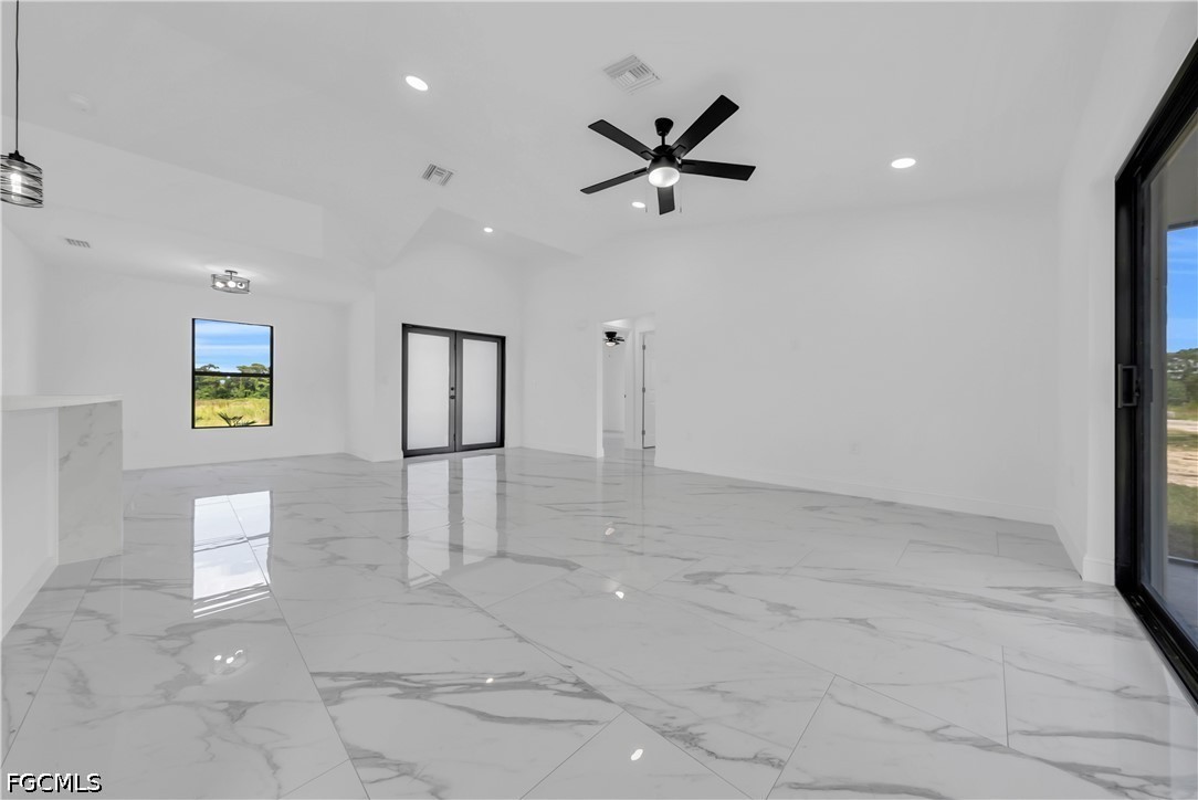 7573 19th Ter Property Photo 4