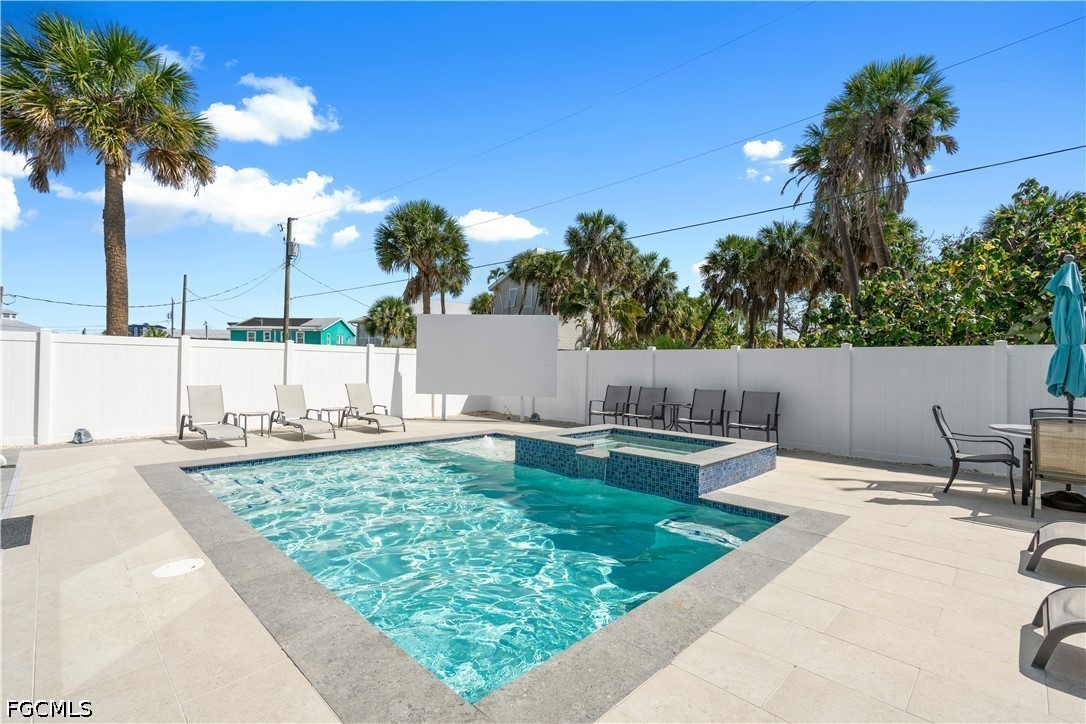 5335 Estero Blvd Property Photo 3