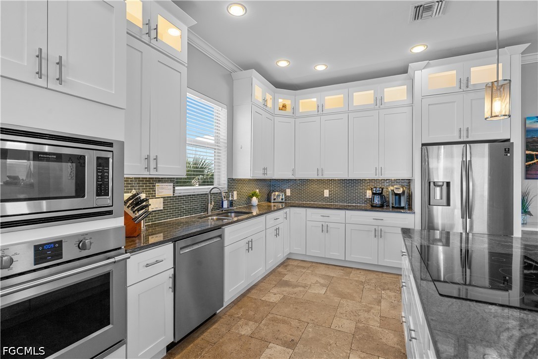 5335 Estero Blvd Property Photo 13