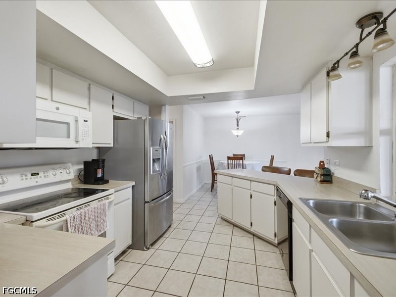 14355 Cristobal St Property Photo 6