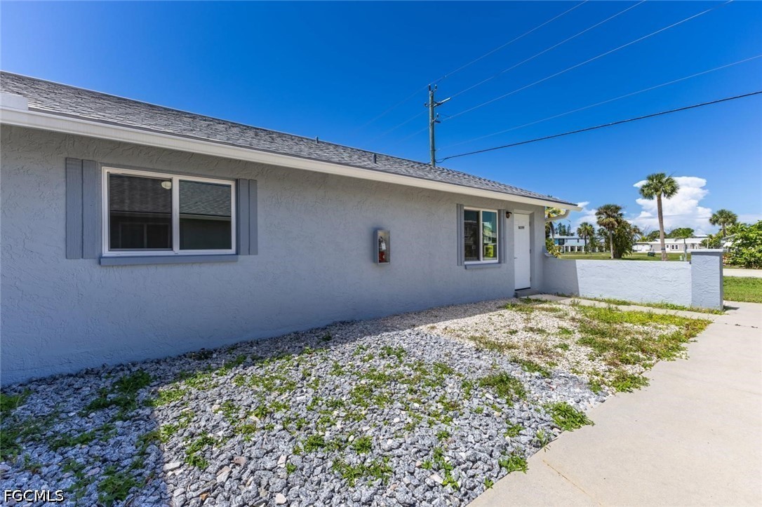 16595 Davis Rd Property Photo 5