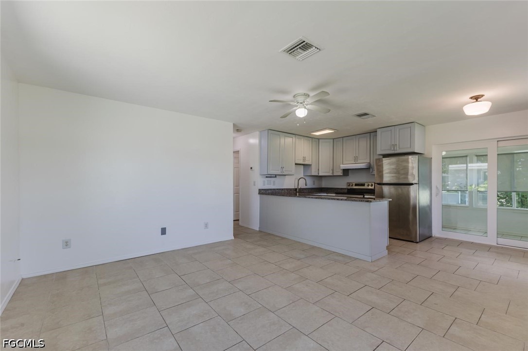16595 Davis Rd Property Photo 6