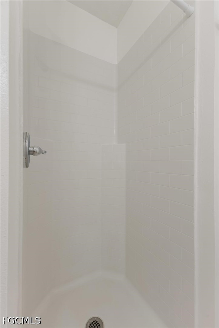 16595 Davis Rd Property Photo 20