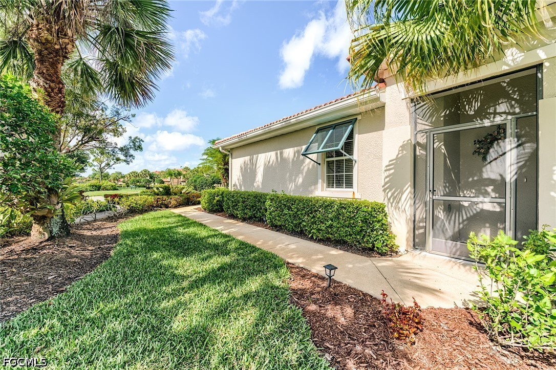 9211 Aviano Dr Property Photo 4