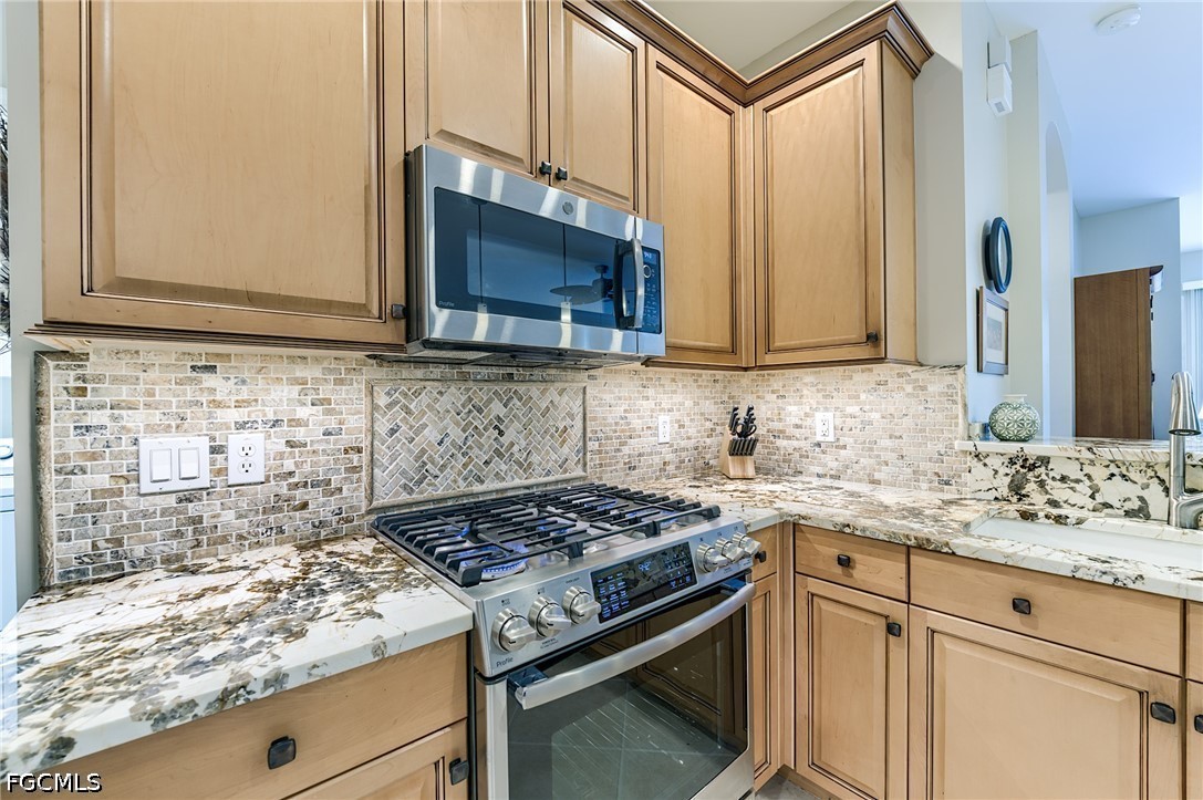 9211 Aviano Dr Property Photo 18