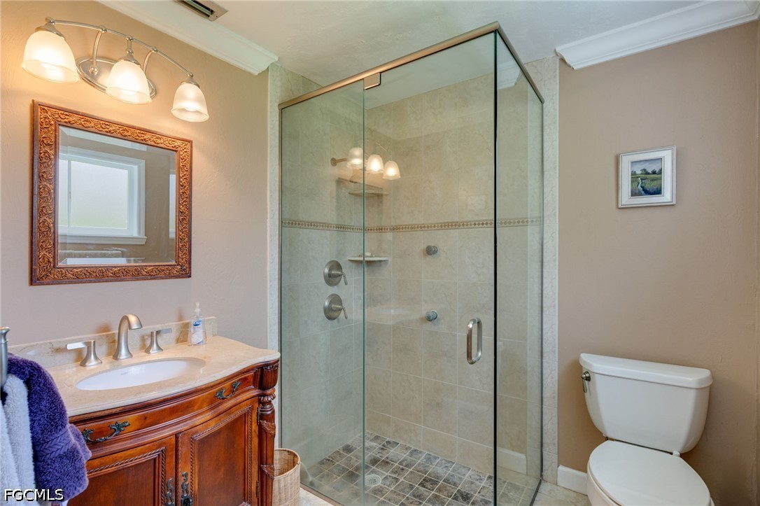 1347 Oaklawn Ct Property Photo 25