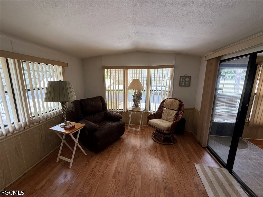 204 Sojourn Dr Property Photo 4