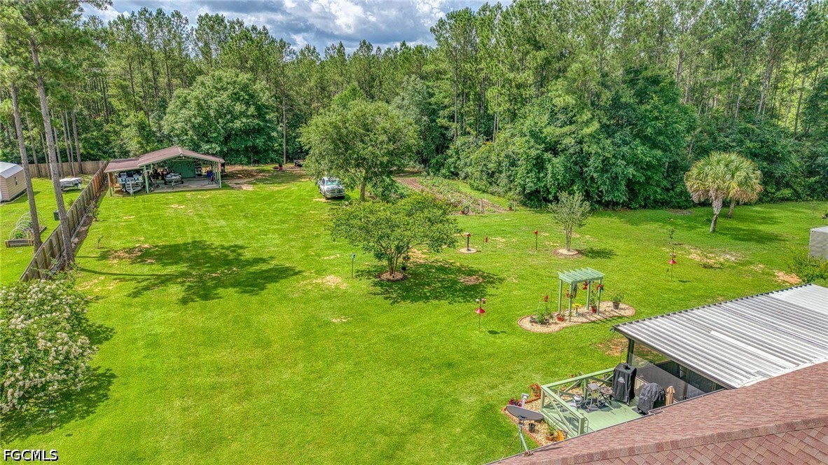 9915 Nichols Lake Rd Property Photo 33