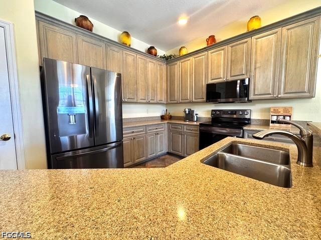 2560 Keystone Lake Dr Property Photo 11