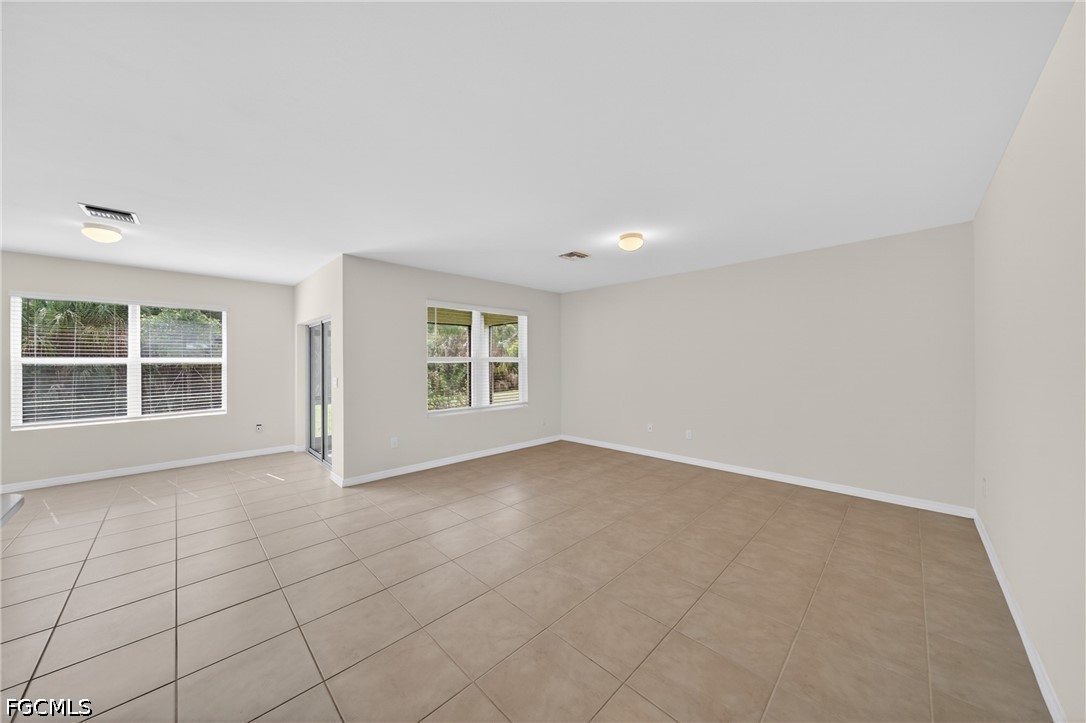 18546 Marlin Kite Ln Property Photo 4