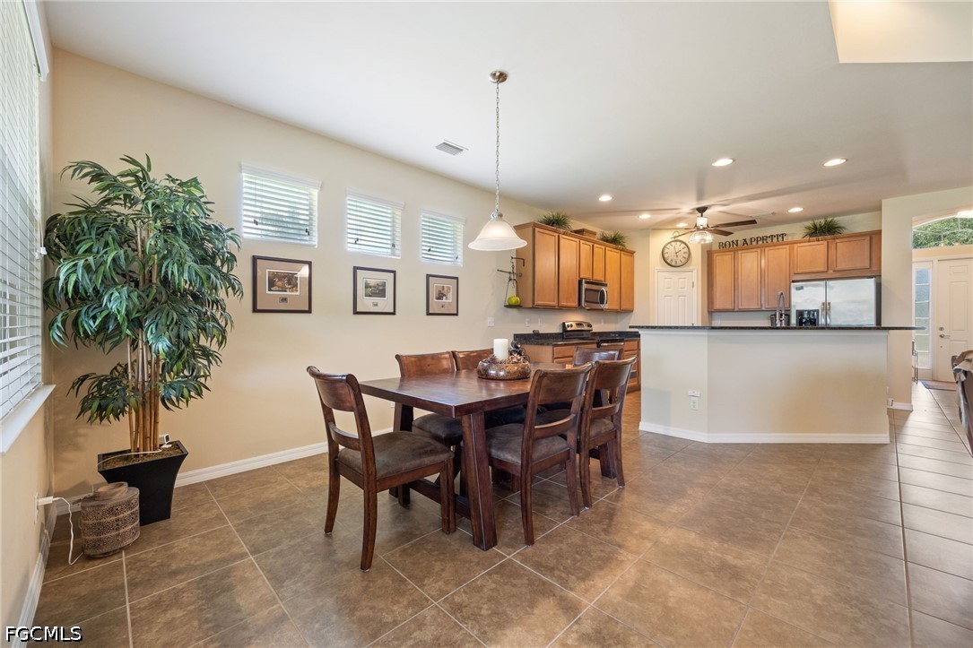 2466 Ashbury Cir Property Photo 12