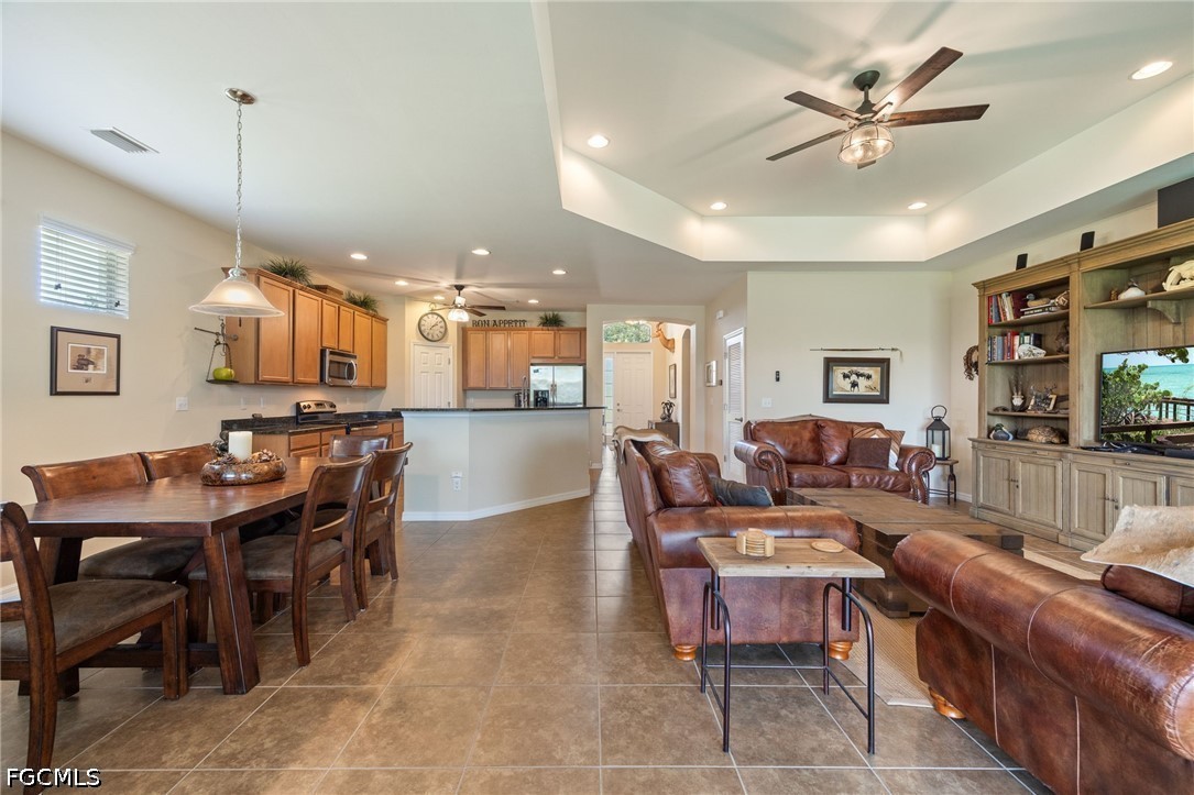 2466 Ashbury Cir Property Photo 18