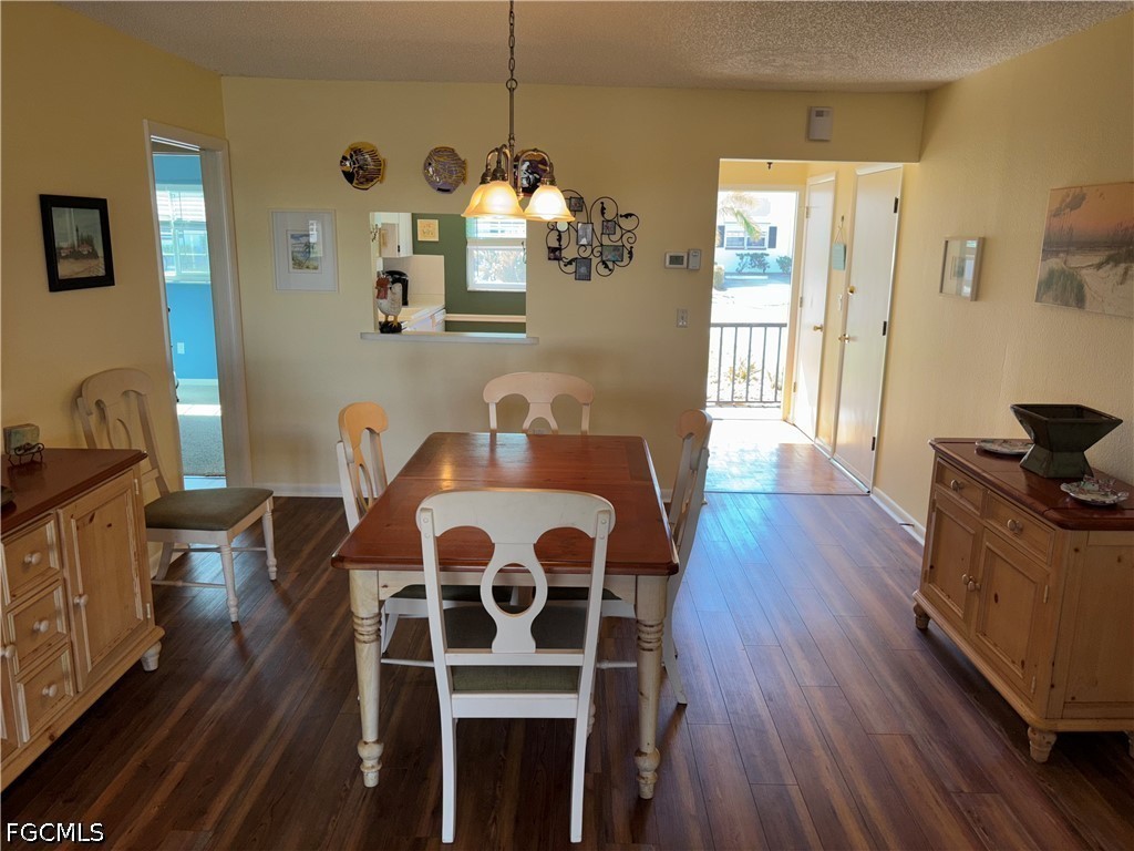 1515 Edgewater Cir Property Photo 14
