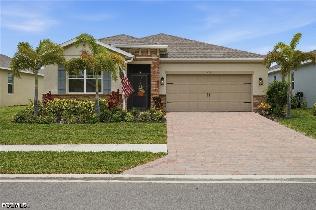 628 Parkshore Lake Ave Property Photo 1