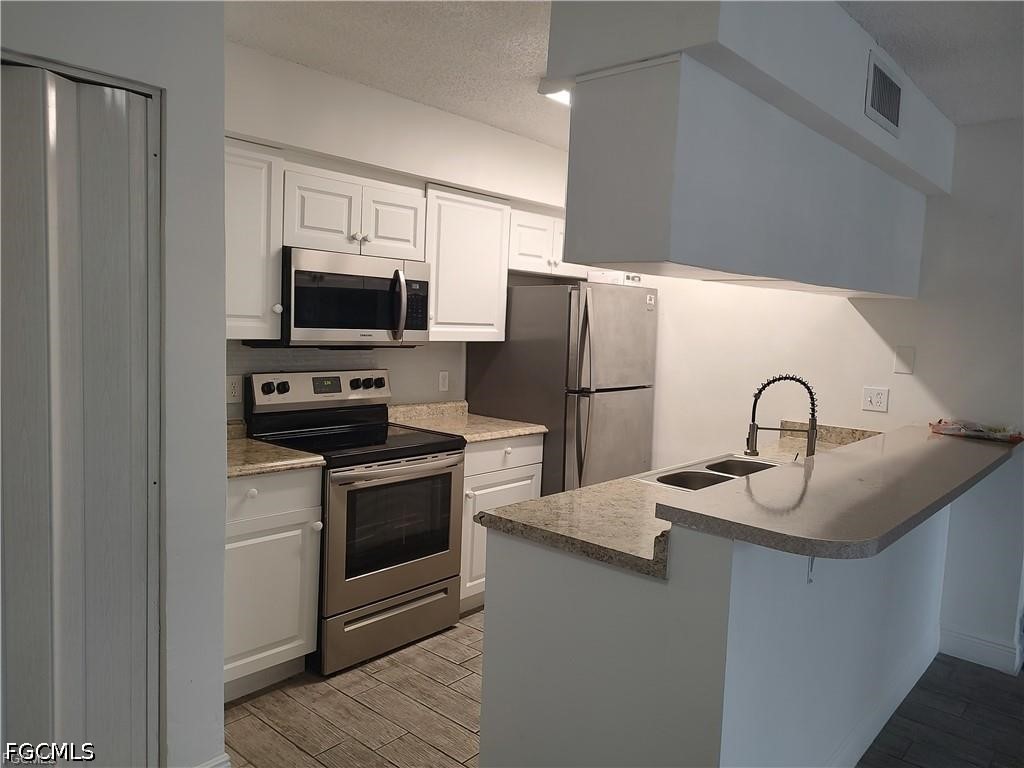 5311 Summerlin Rd 1109 Property Photo 3