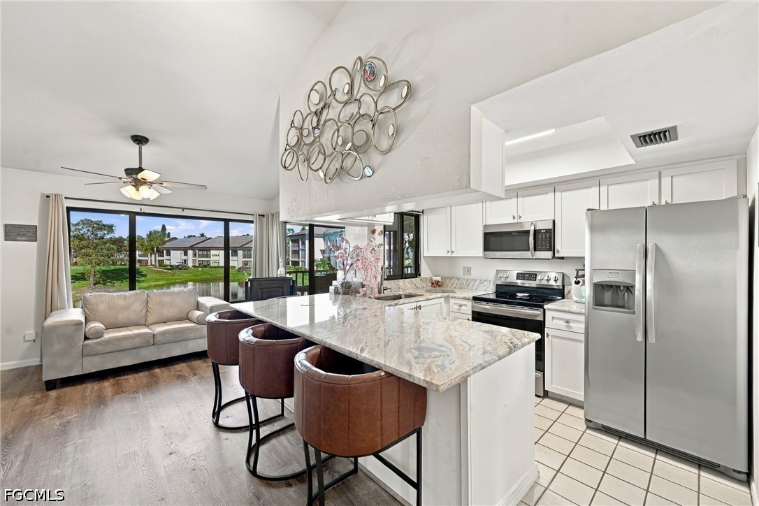 5830 Trailwinds Dr 824 Property Photo 8