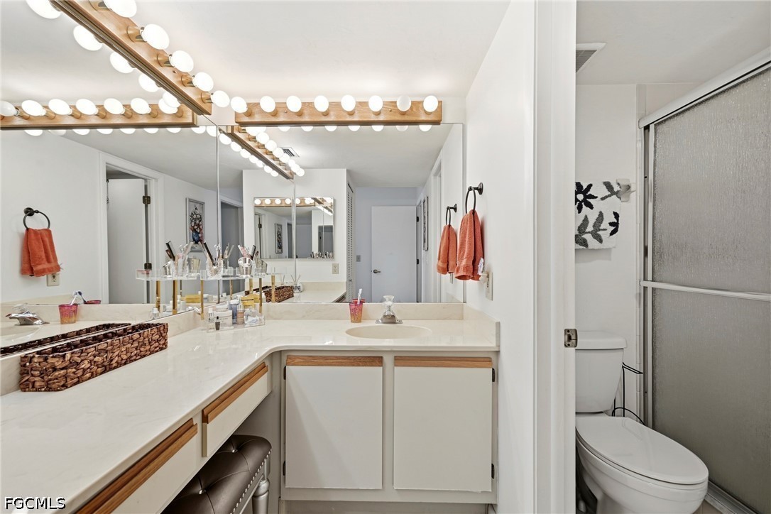 5830 Trailwinds Dr 824 Property Photo 24